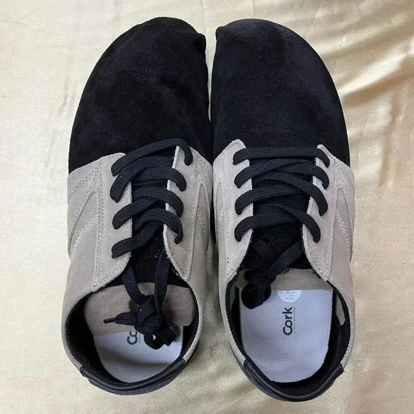 NWB OTZ 1pc unisex shoes